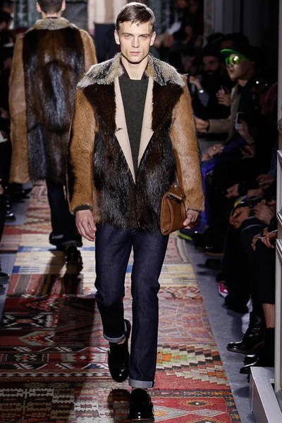 Look 11